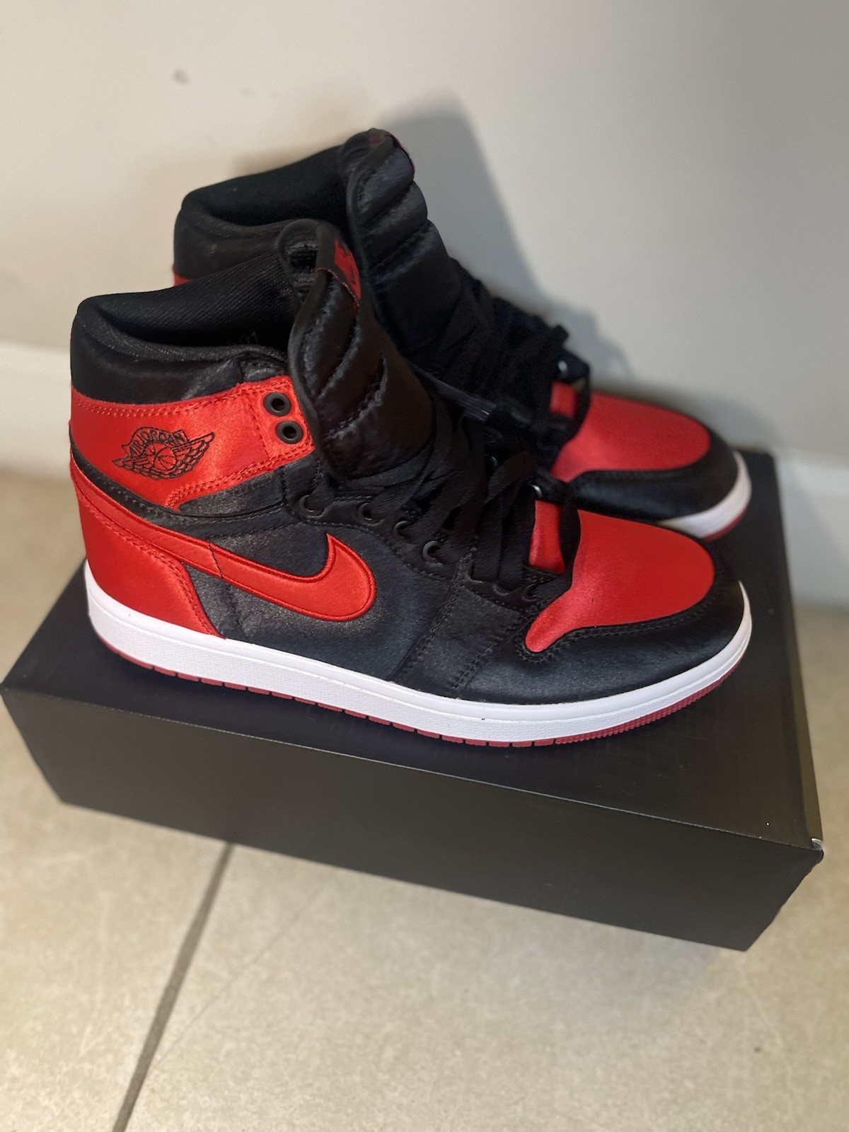 Nike Air Jordan 1 High Top Unisex Sneaker Leather Black/Red/White 10