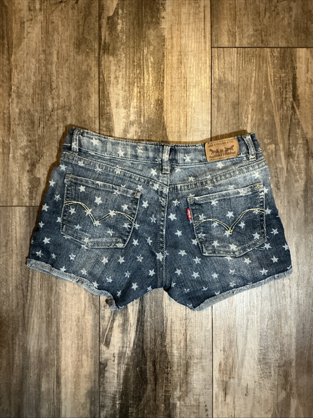 Levi’s Girls Star Pattern Shorts Size 10 Reg