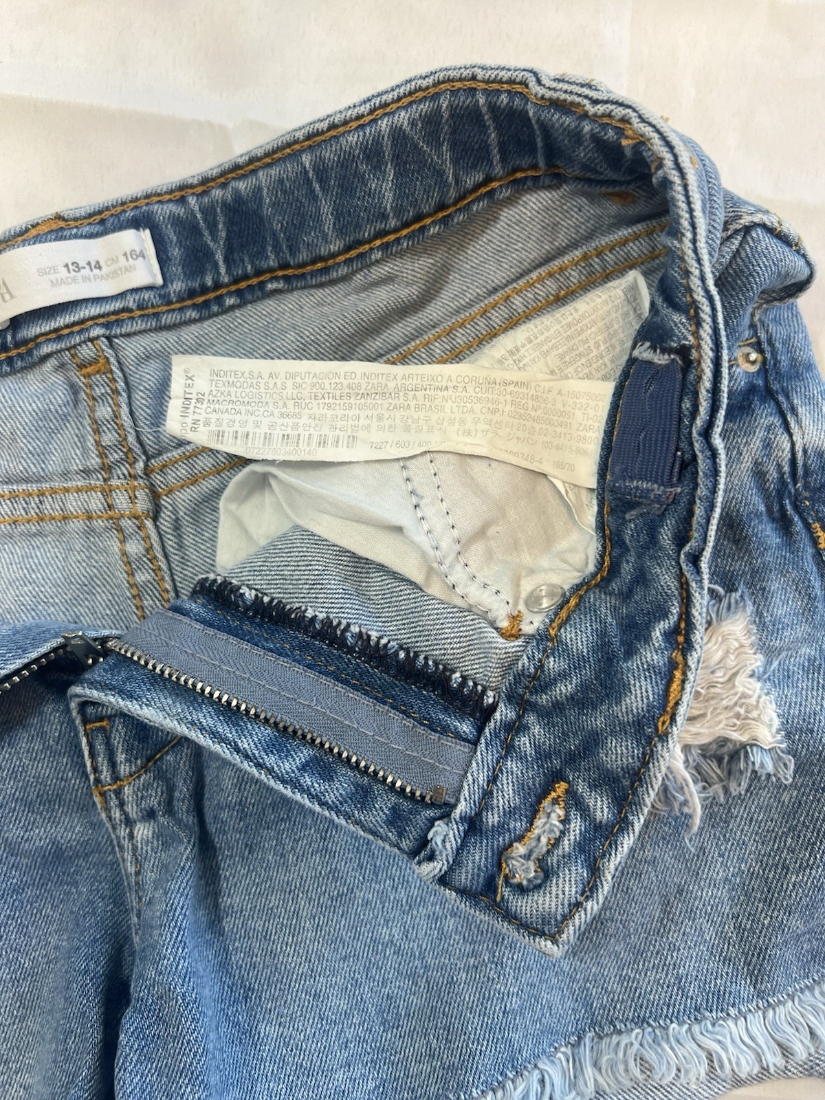 Zara Women’s Blue Distressed Denim Cut Off Shorts 13-14 CM 164 Mid Rise