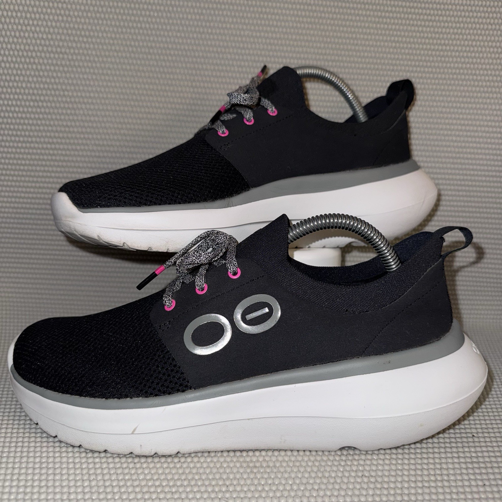OOFOS OOmy Stride Recovery Black Mesh Pink Comfort Sneakers Shoes Women Size 10