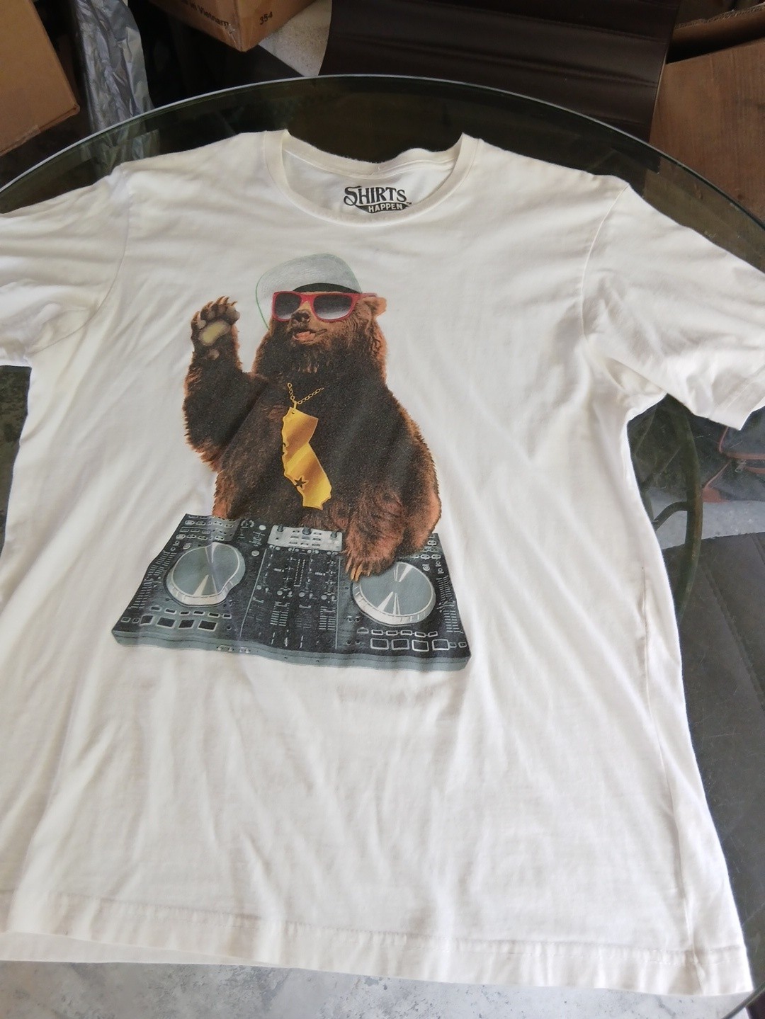 Vintage Mens Yogi The Bear DJ With A Gold Chain And Dark Sunglasses Shirt Size