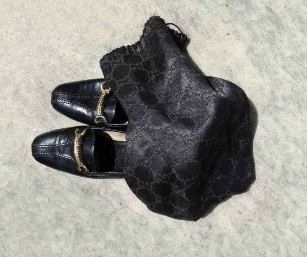 Vintage Gucci pumps shoes Black & Gold classic trim EU 37 US 6.5 in Original bag