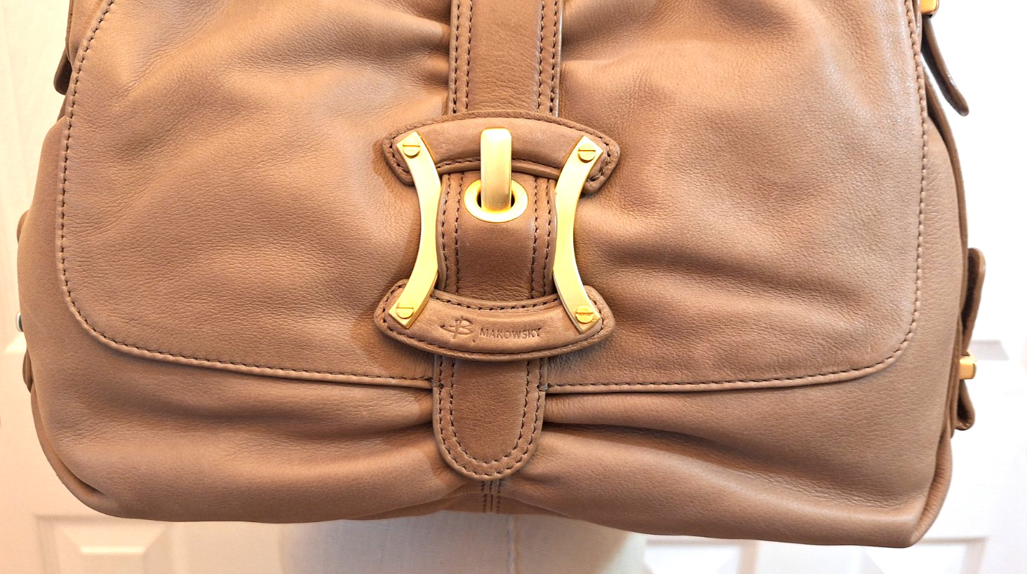 B. MAKOWSKY Taupe Leather Shoulder Hobo Bag Gold Bow Shaped Buckle NWOT