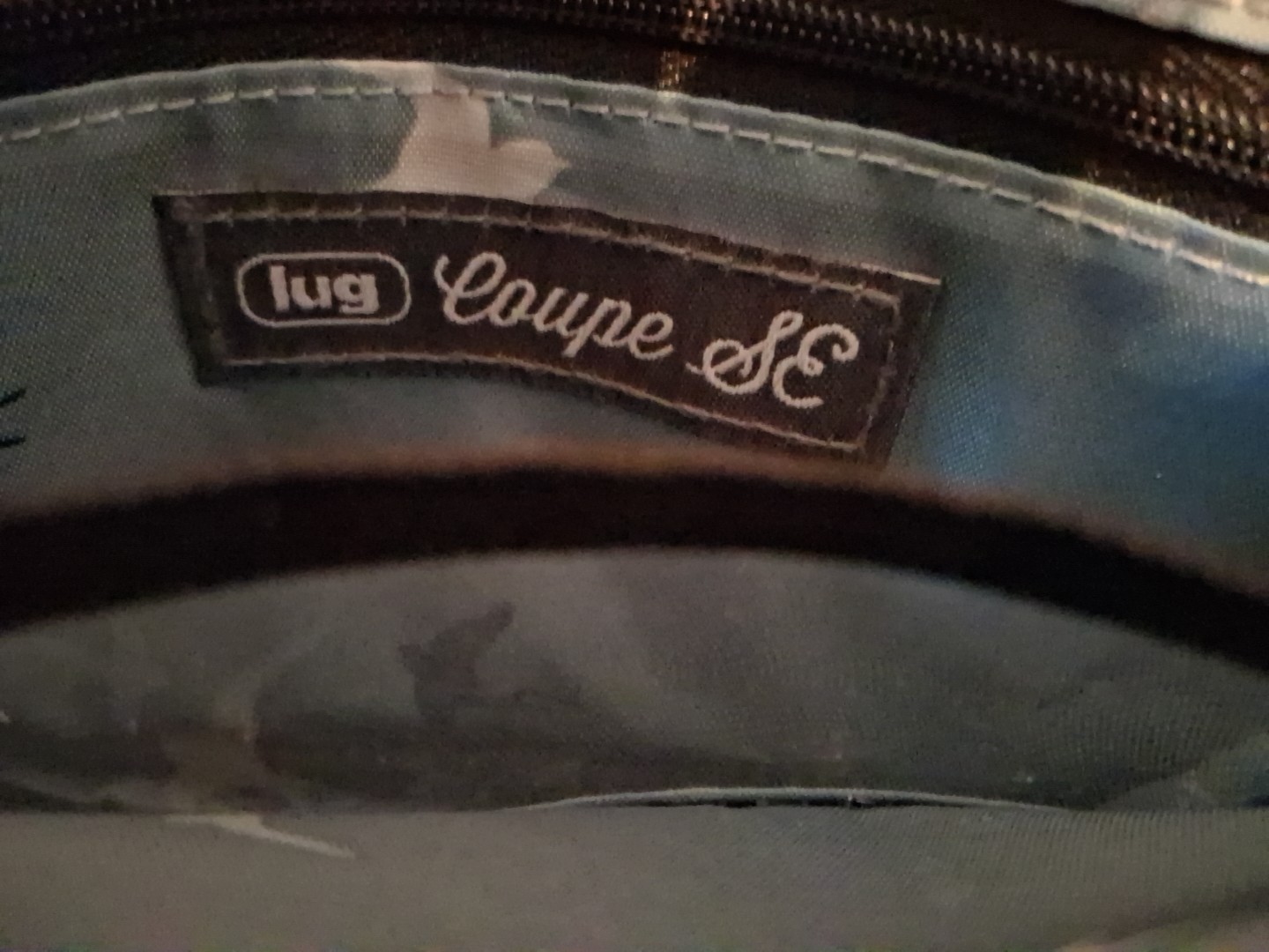 Lug Coupe SE without Strap Bag Resort Black Attaches to Belt 2 Zip Compartments