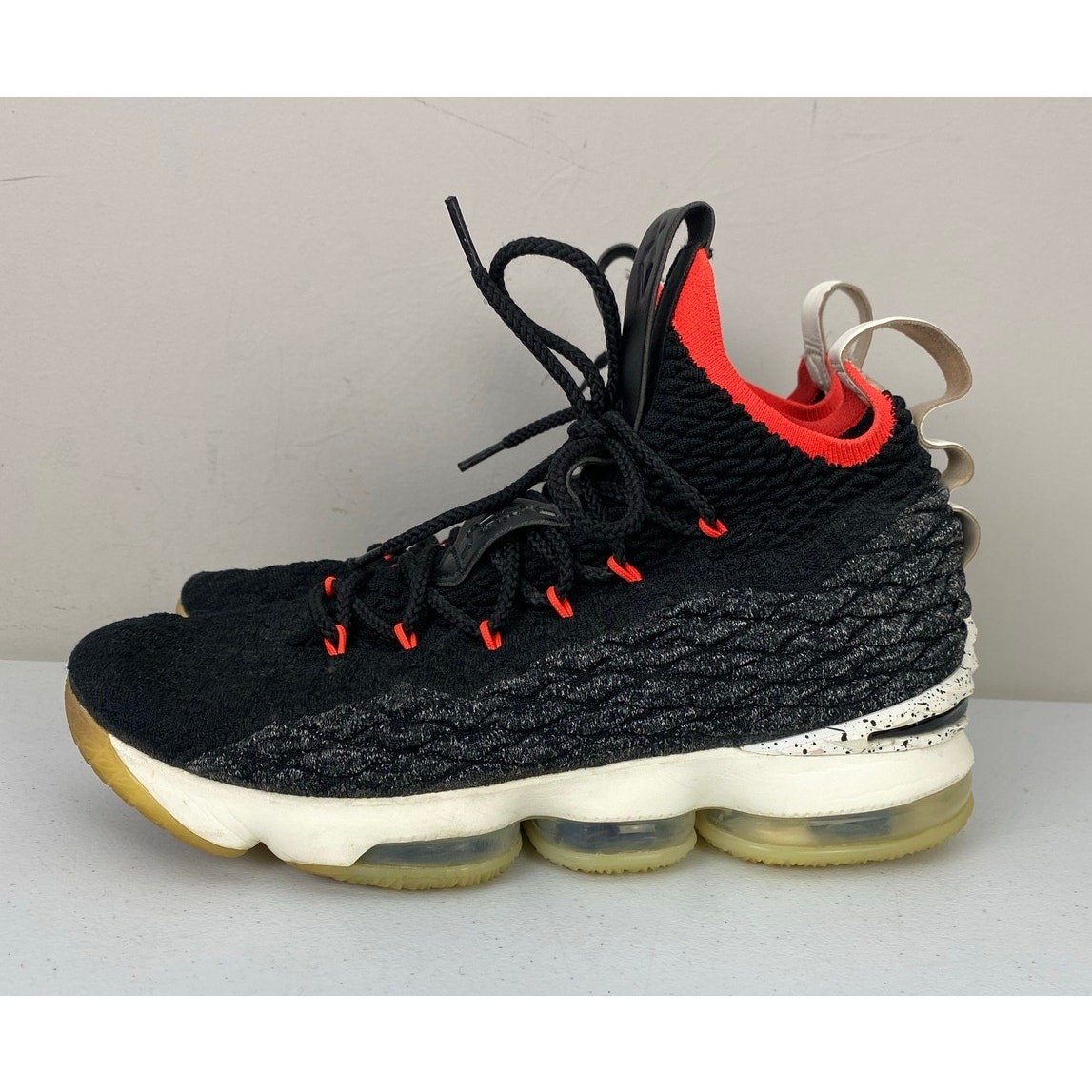 Men Nike Lebron James 15 XV Bright Crimson mid knit basketball sneakers, 8