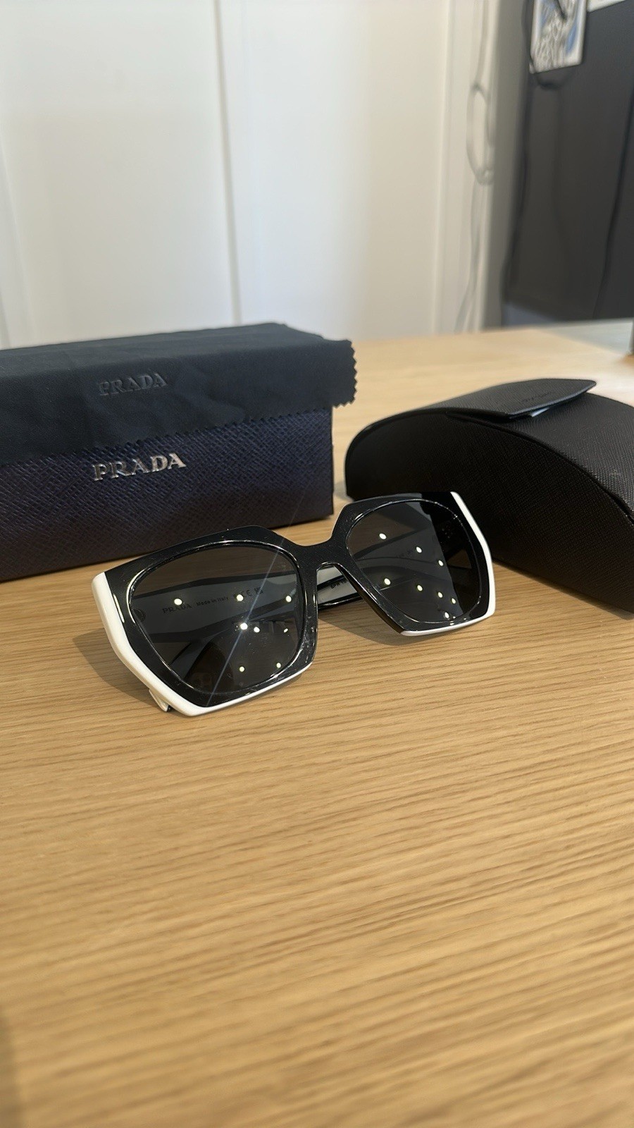 PRADA Sunglasses SPR 15W