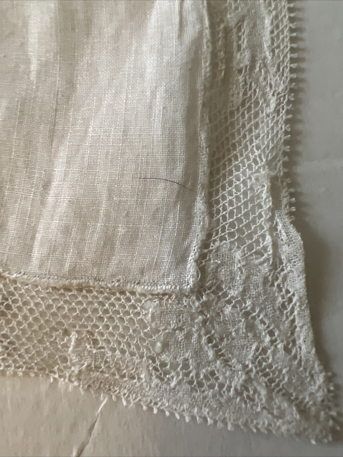 Antique Dog Design Hand Made Fine Linen & Lace Handkerchief 9 Inch Unique