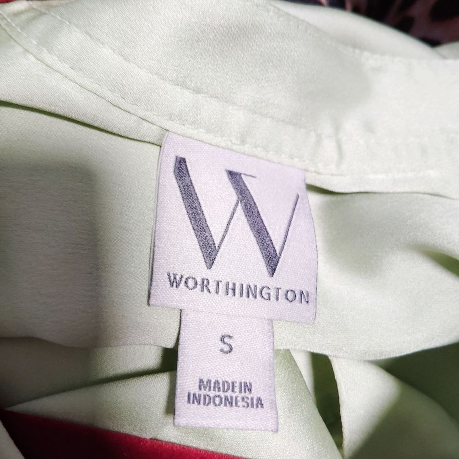 NWT -Worthington flowy half button down blouse
