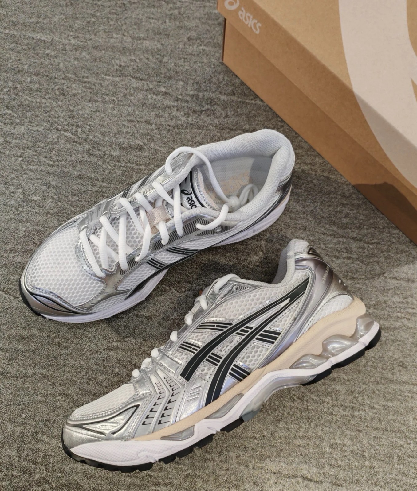 😍ASICS Gel-Kayano 14 White、Graphite、 Grey 1203A537-110 Men’s