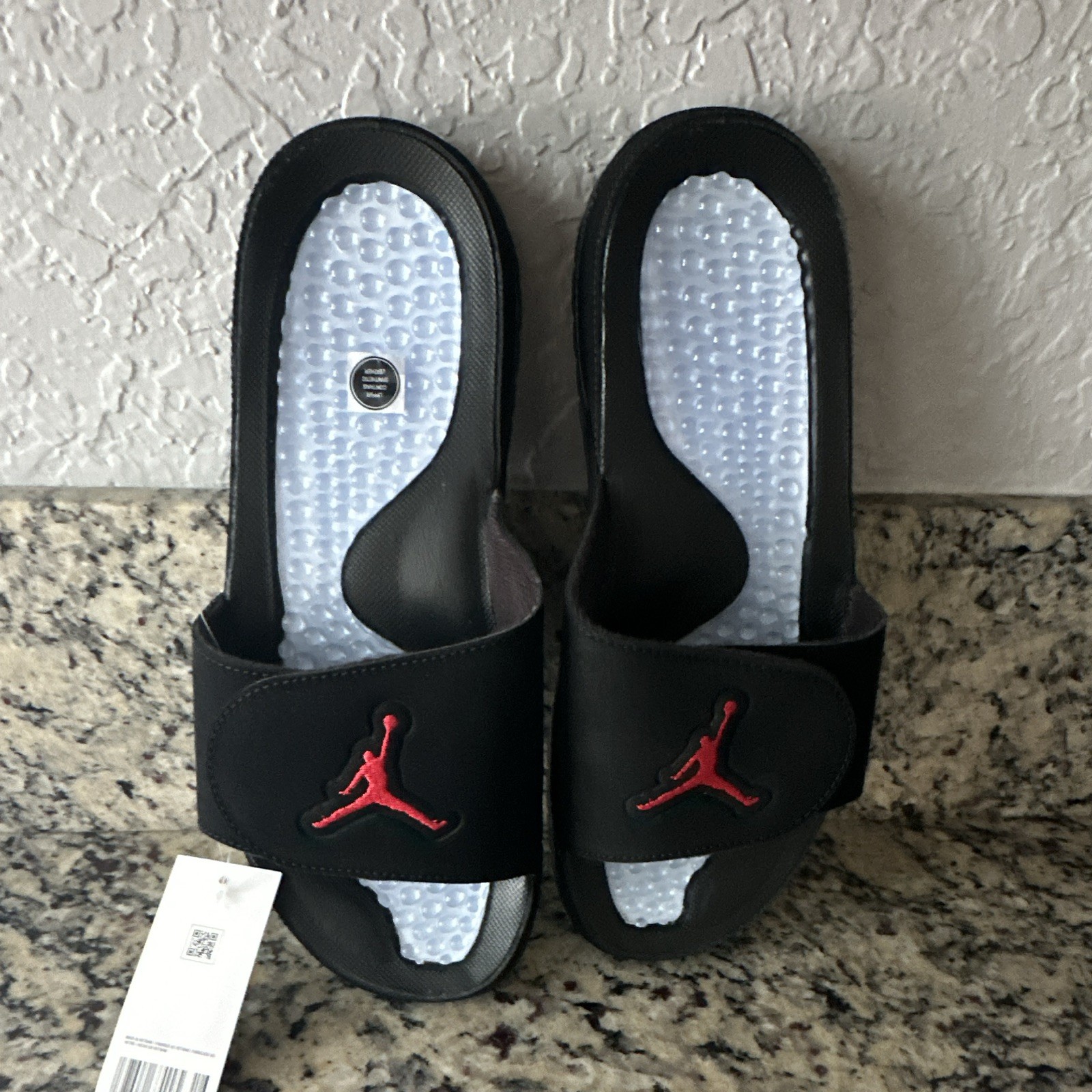 Jordan Hydro V Retro Men’s Cushioned Slide Sandals Black/Red Jumpman US 9