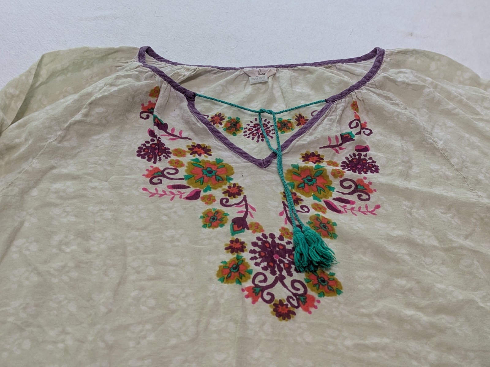 Natural Life Floral Boho Pullover Blouse Heart Medallion Medium
