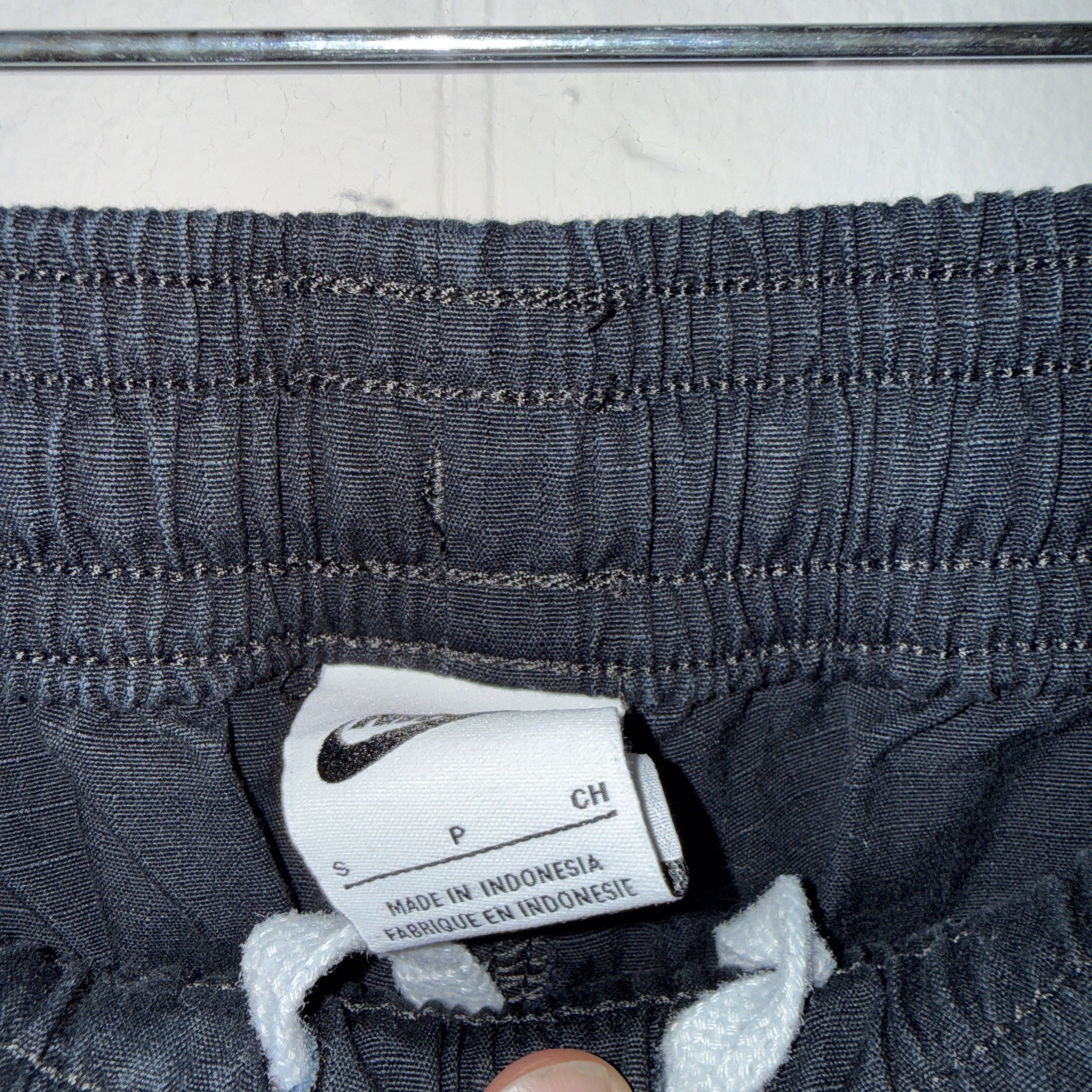 Nike Men’s Black Cargo Pants Size S Regular Pull On Elastic Waist Pockets
