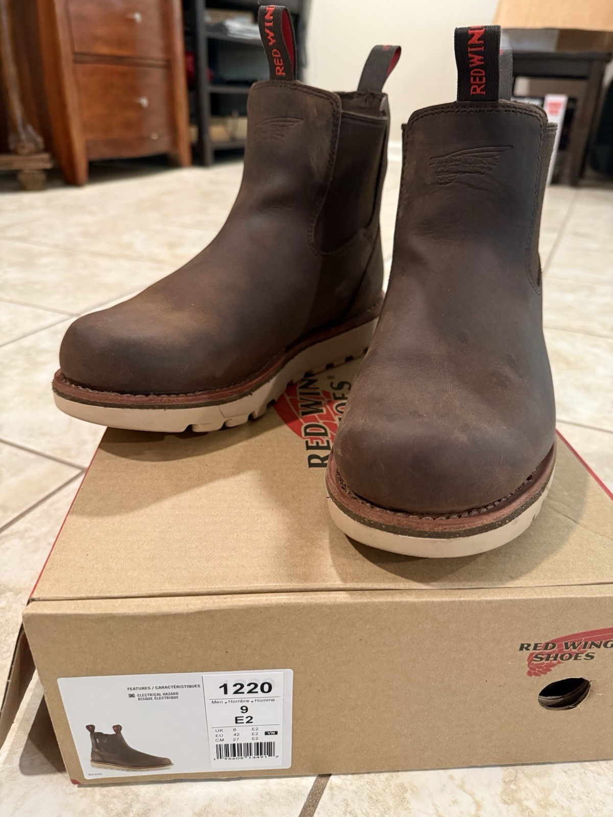 Red Wing Shoes Men’s Leather Chelsea Boots US 9 EE w round Toe