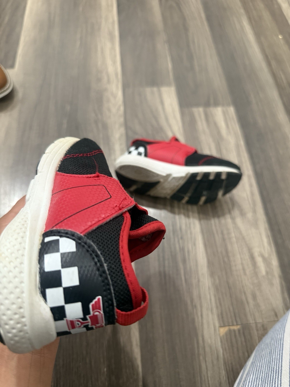 Disney Lightning McQueen Cars Hook & Loop Low Top Sneakers Black/Red/White 8