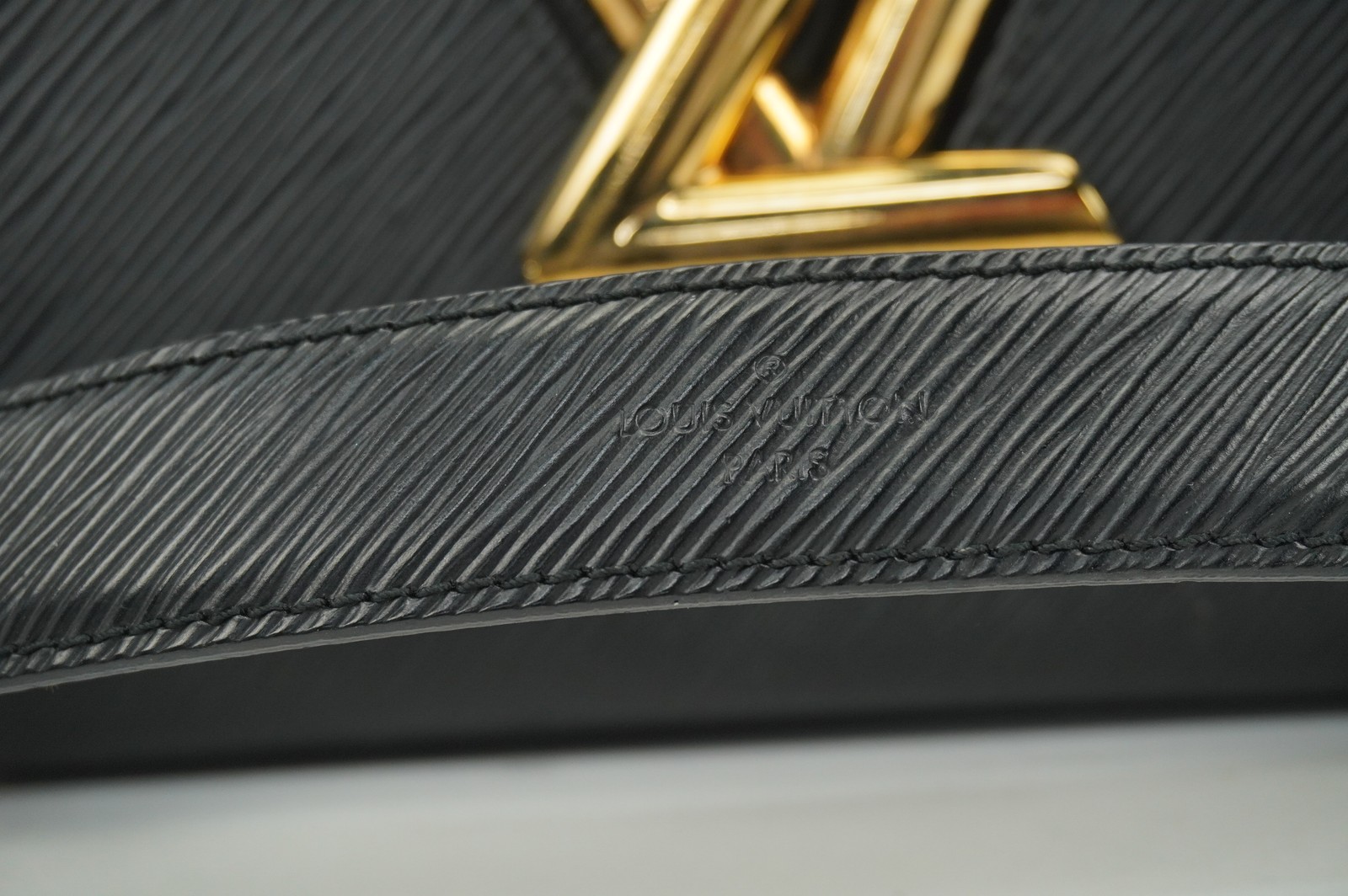 Louis Vuitton Twist MM M21554 Black Epi Leather Shoulder Bag 9.1″ x 6.7″ x 3.7″