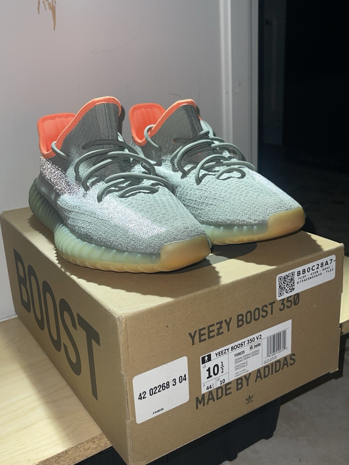 Adidas Yeezy Boost 350 V2 Men’s Size 10.5 Carbon Beluga