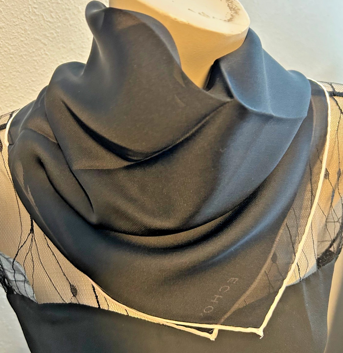 Echo – NEW 21 x 21 In. Small Sq. Black Solid Color 100% Silk Scarf- SS 1043