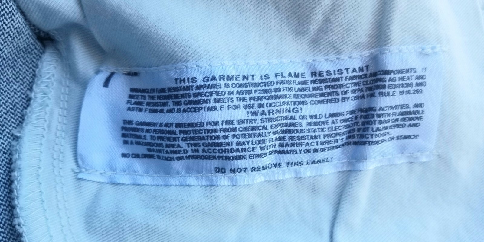 WRANGLER COWBOY CUT FLAME RESISTANT MEN’S 13 ORIGINAL BLUE DENIM JEANS 36/38