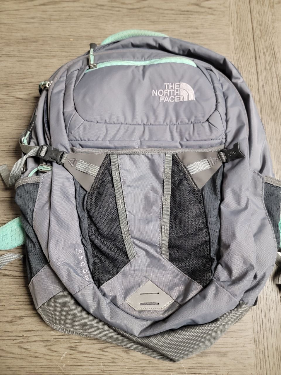 The North Face Recon Backpack School Work Hiking Padded Gray And Teal