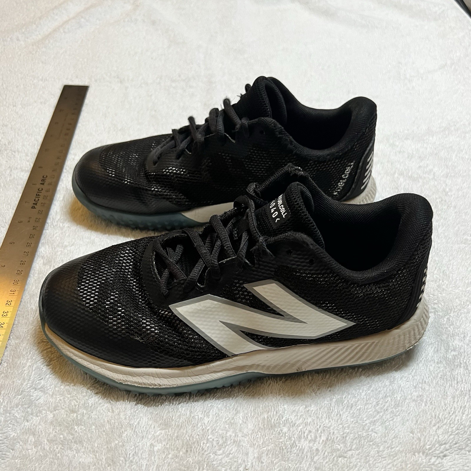 New Balance FuelCell 4040v7 TF Black Ice Blue Women’s Size 8 US