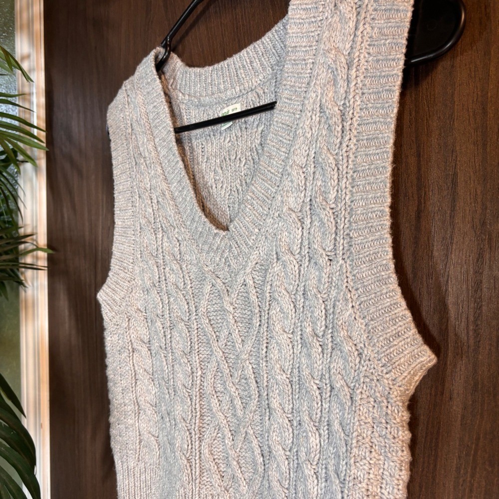 Aerie Gray Cable Knit Sweater Vest Cropped Sleeveless Pullover XS