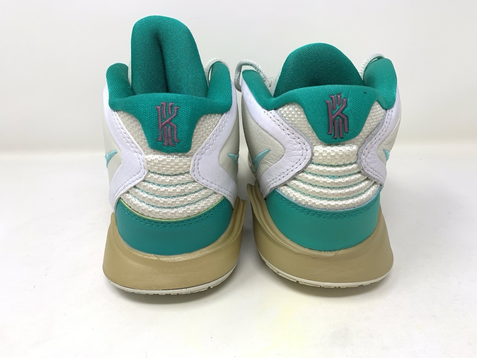 Nike Kyrie Infinity x Sue Bird Golden Tribute Mismate Right 5.5Y Left 4.5Y GS