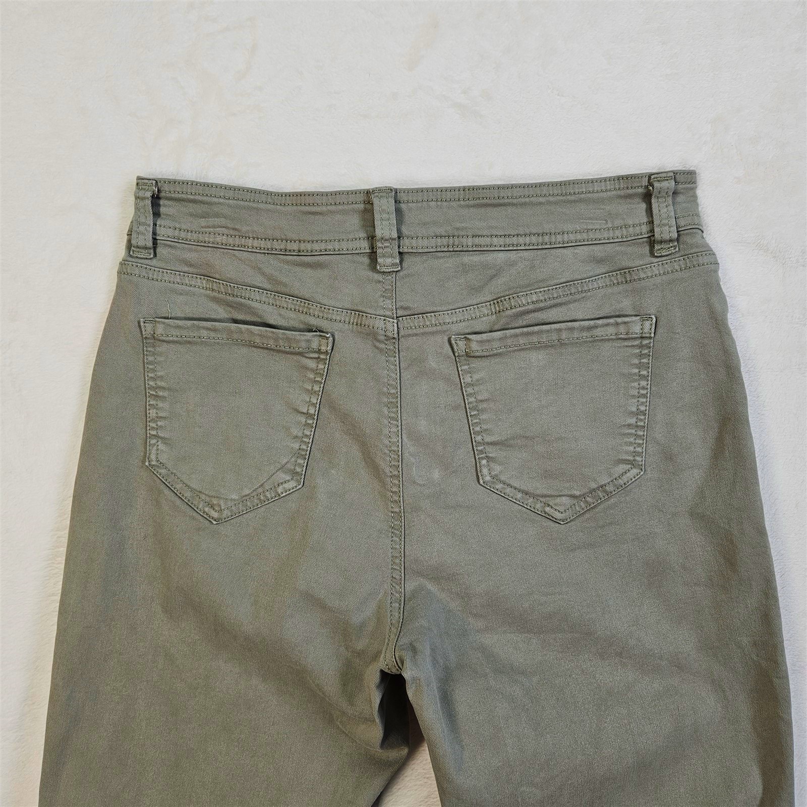 Buffalo David Bitton Crop Pants Women Size 10 Patch Pockets Stretch Green