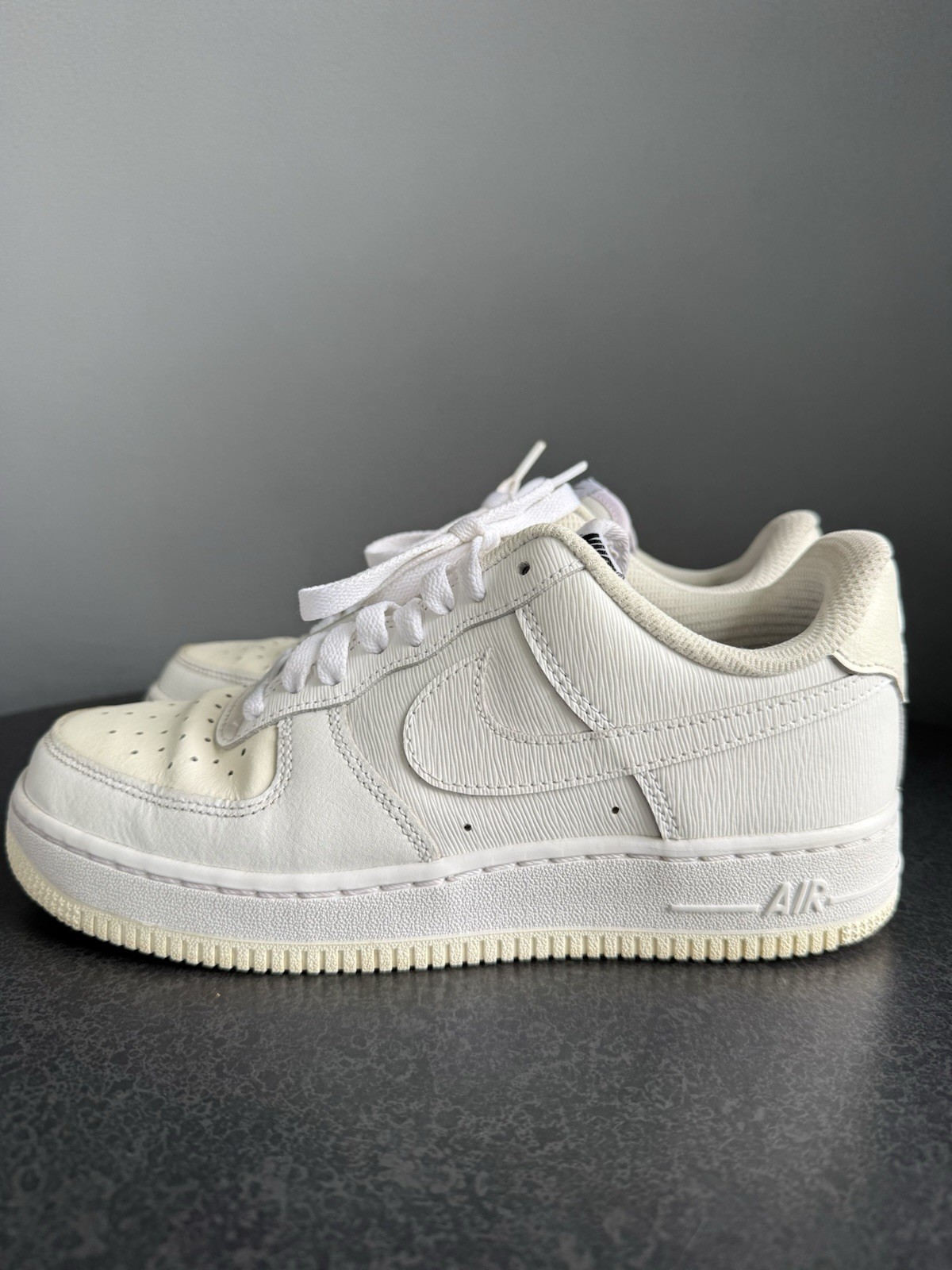 Nike Air Force 1 VPC Women’s Sz 7 White Low Top Shoes Sneakers AF1 Lifestyle