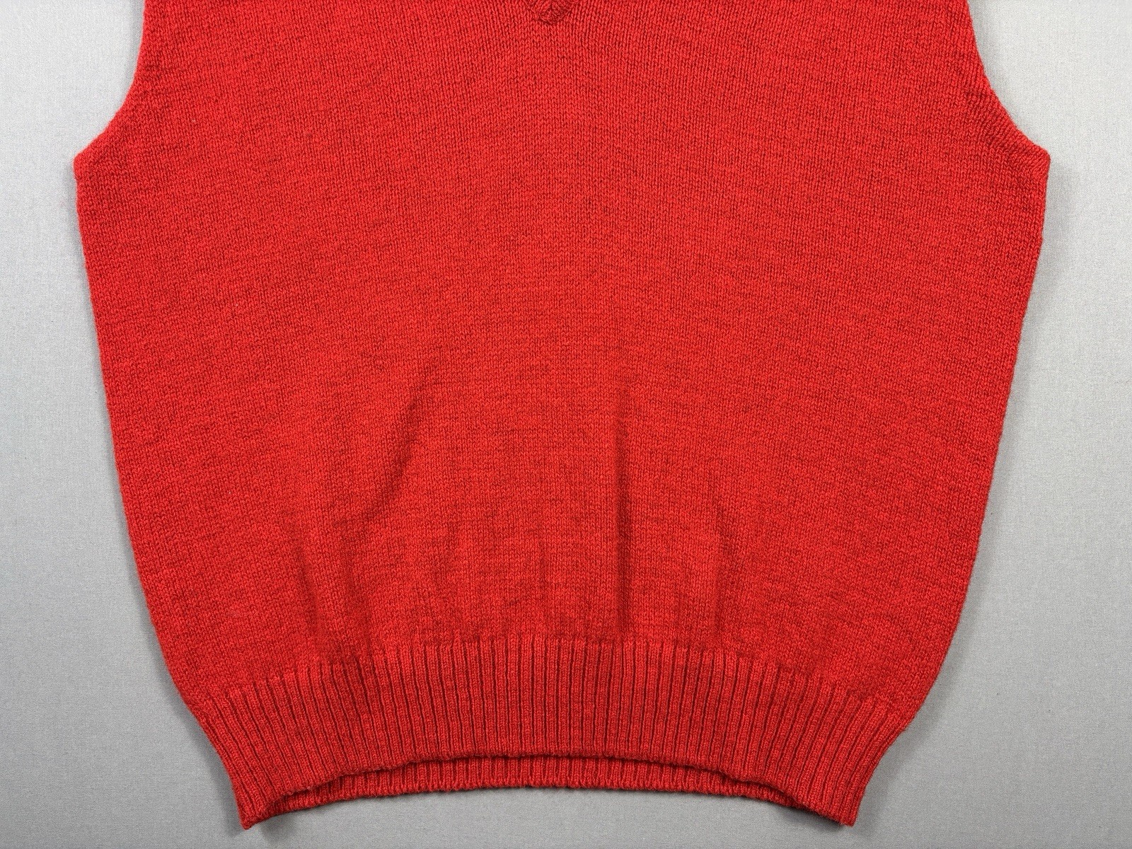 Vintage 80s 90s Jantzen Sweater Vest Mens Sz L Red V Neck Acrylic USA Made Golf