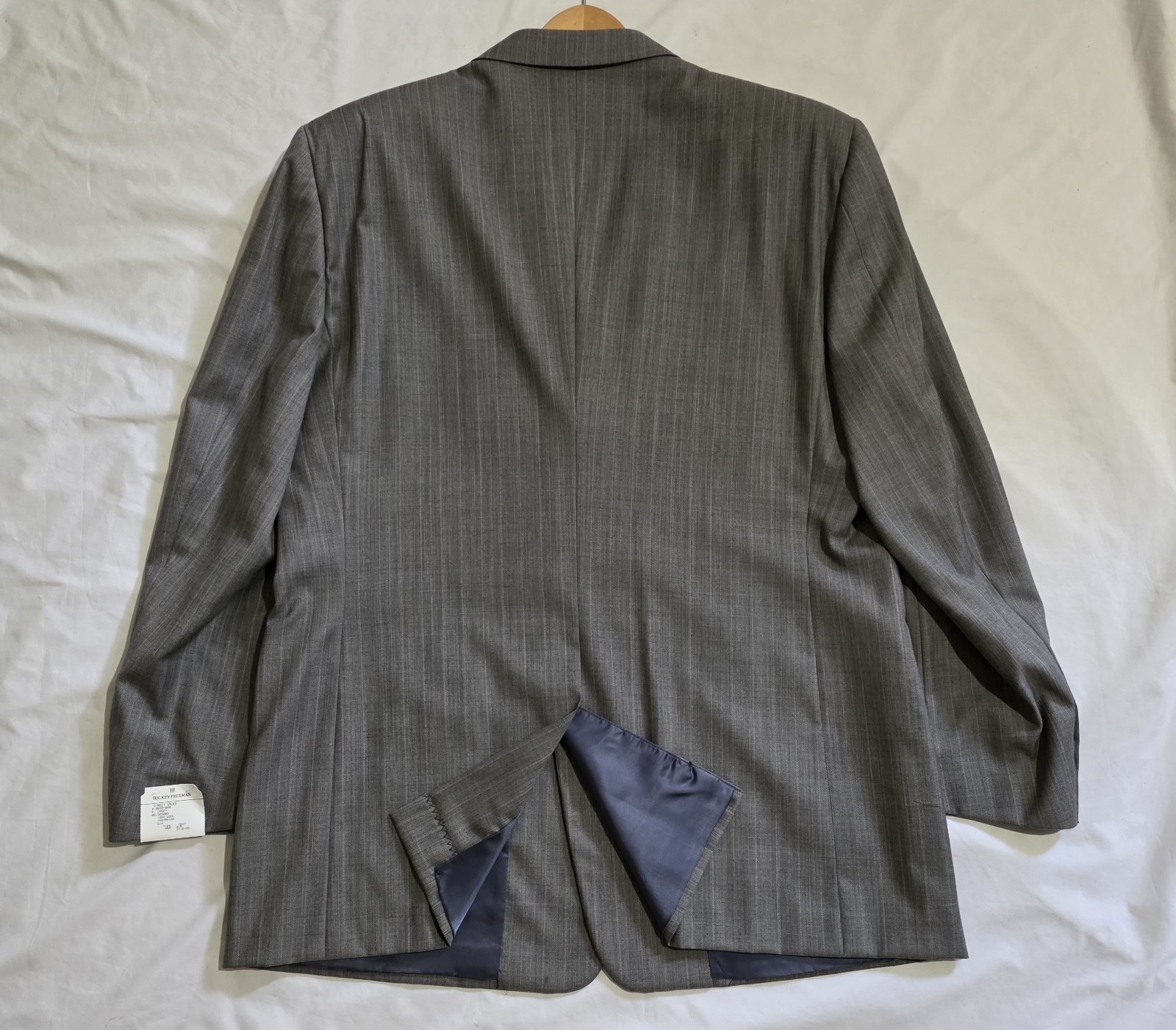 New Hickey Freeman Bespoke Suit / Gray with Subtle Stripes Loro Piana 120’s Wool