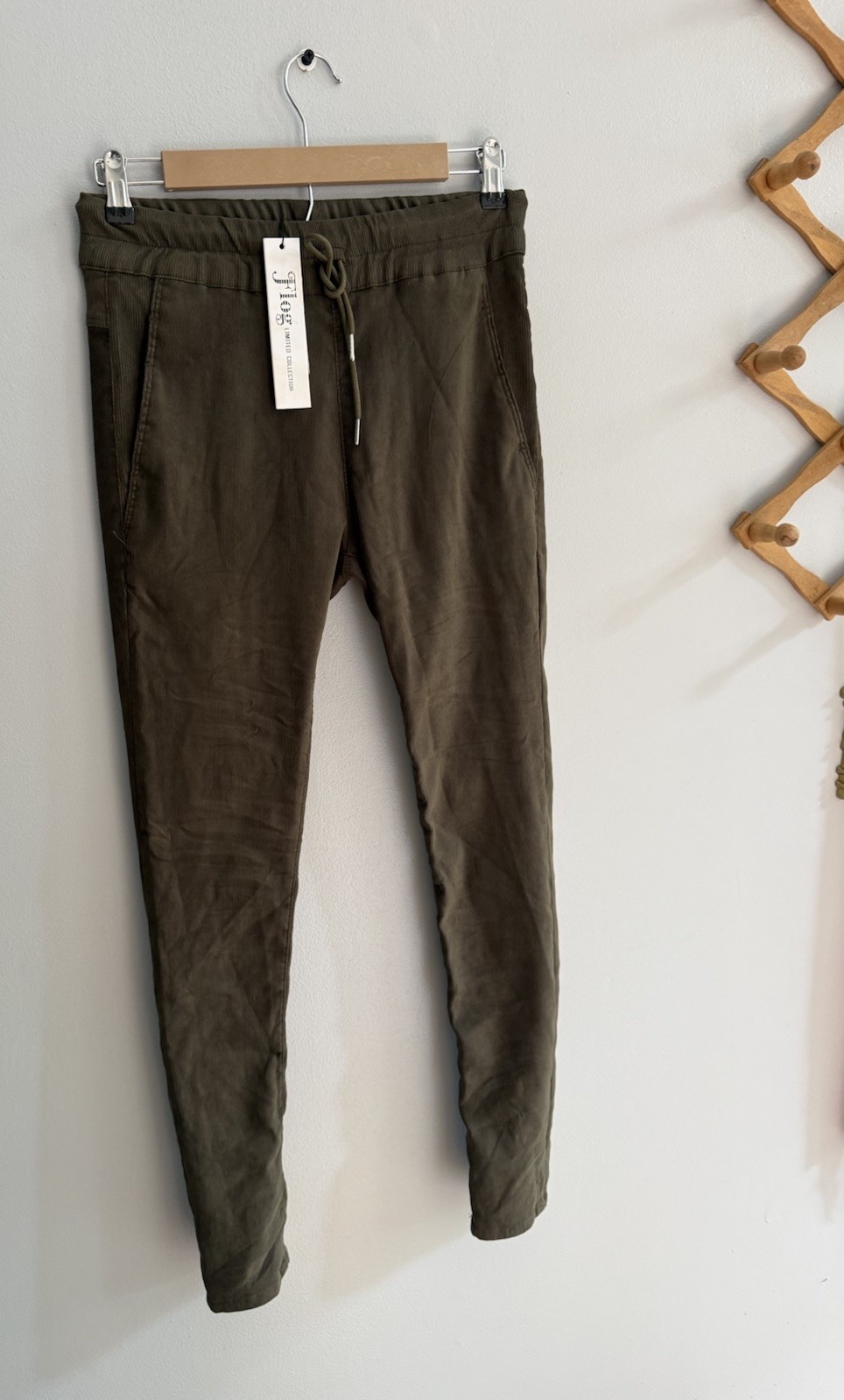 NEW Bevy Flog Shely Corduroy Pants In Green Limited Collection Women’s Sz 27