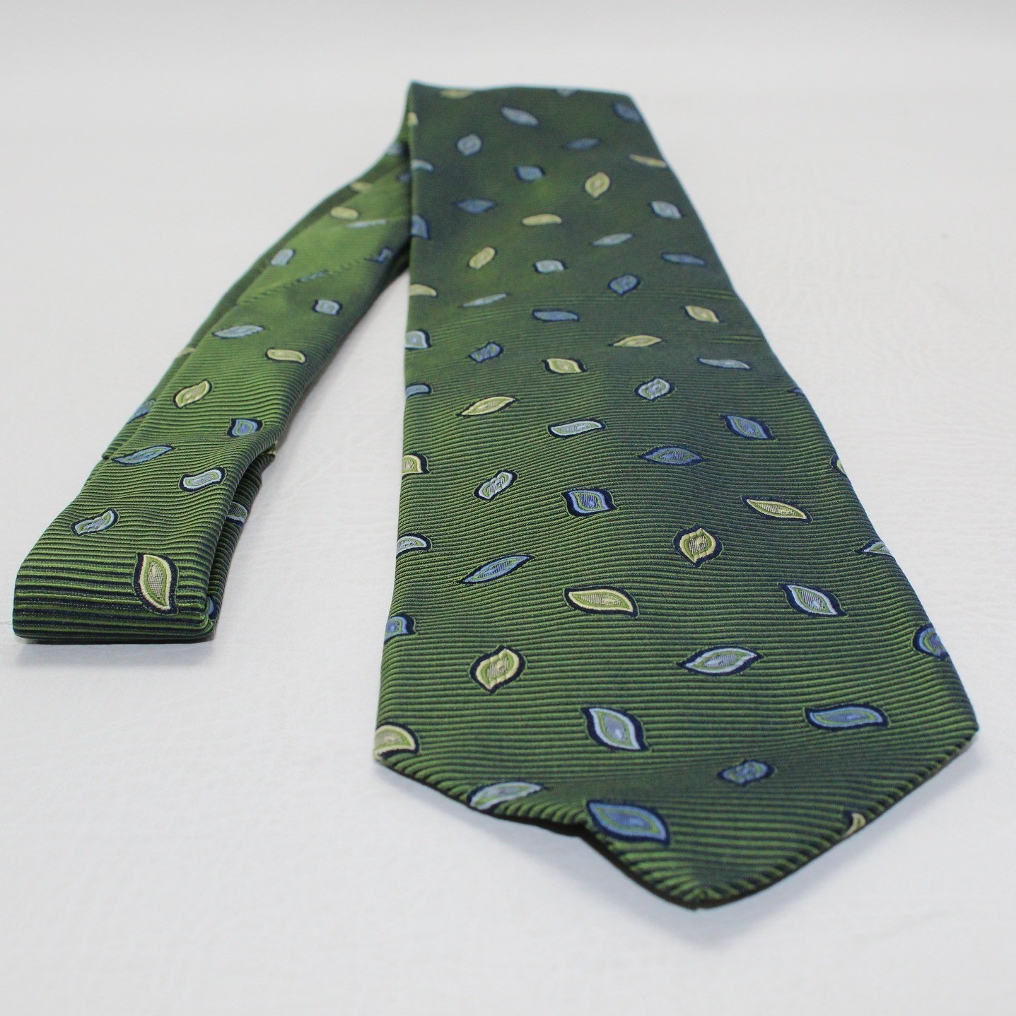 Corporate Image Tom James Mens Silk Tie Green Leaf Pattern USA Made Necktie