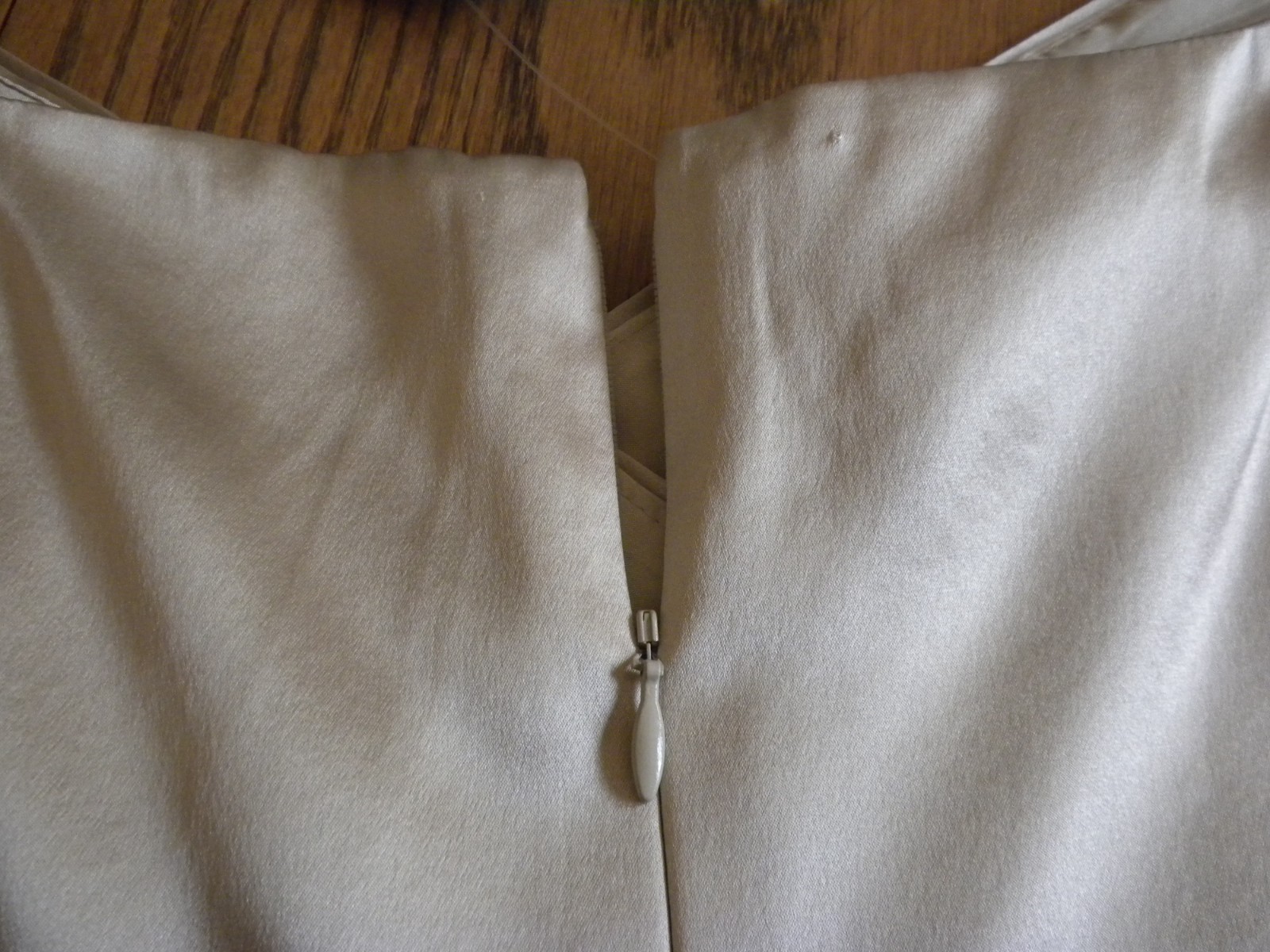 ANTONIO GUAL NWT Champagne Silk Dress Sleeveless Fully lined Size 12 Back Slit B