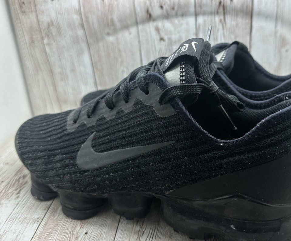 Nike Boys Air VaporMax Flyknit 3 BQ5238-001 Black Running Shoes Sz 6.5Y