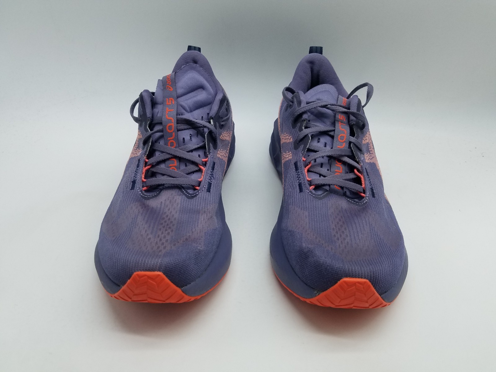 Asics Novoblast 5 Men’s Size 11.5 Running Shoes Multicolor