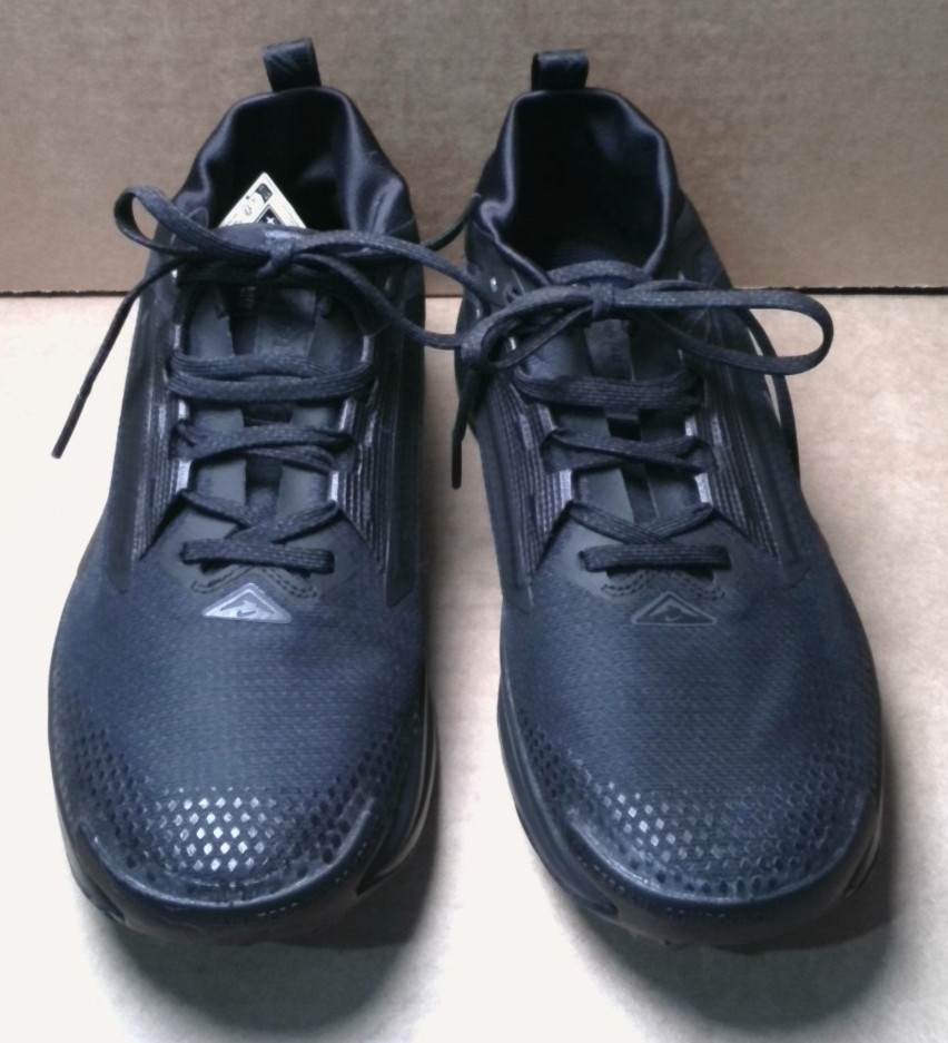 Size 8.5 Medium – Nike Men’s Pegasus Trail 5 Gore-TEX Black/Black/Anthracite