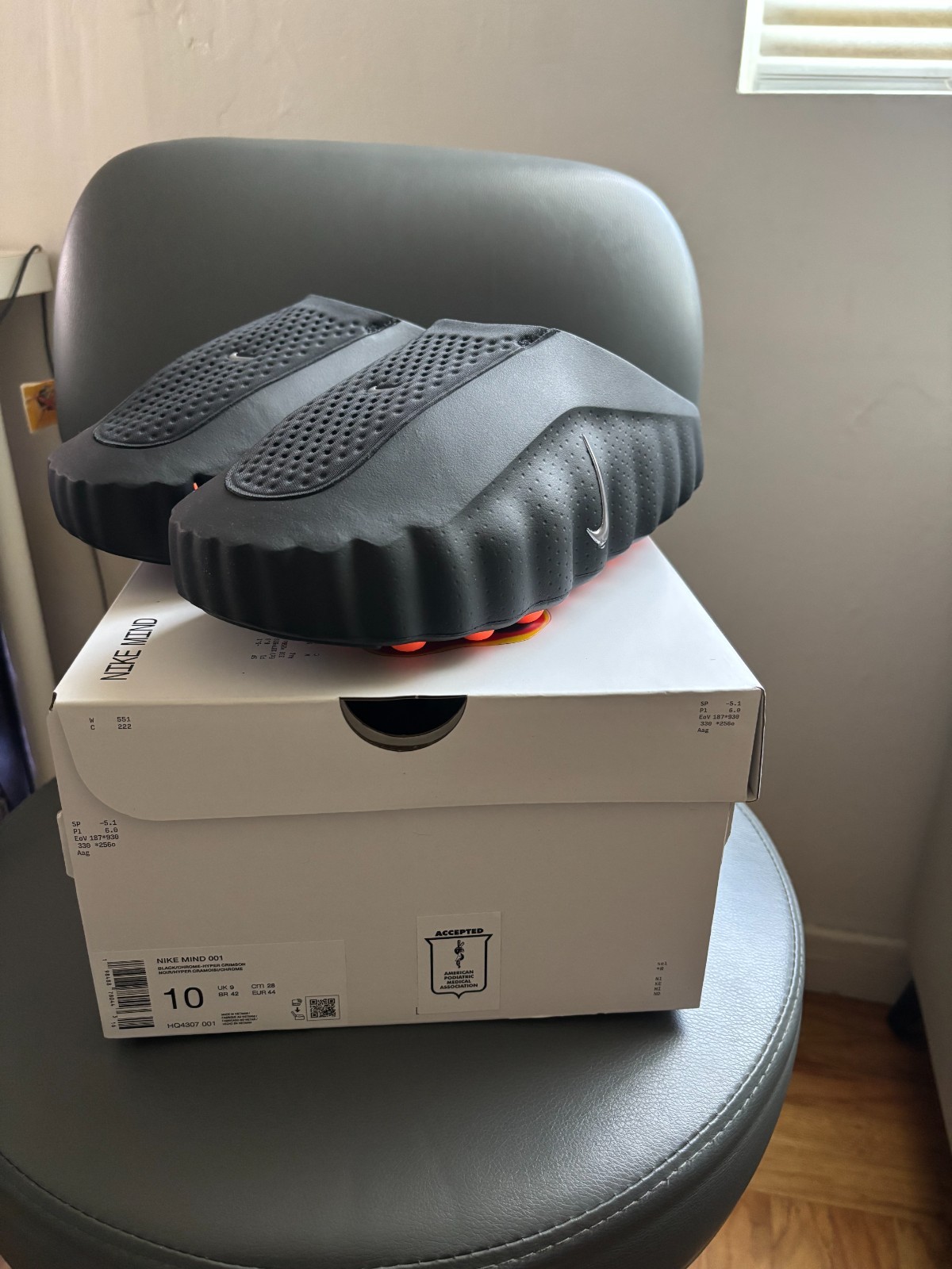 Nike Mind 001 Black/Chrome Slides (Size 7-12) New With Box *Run Small*
