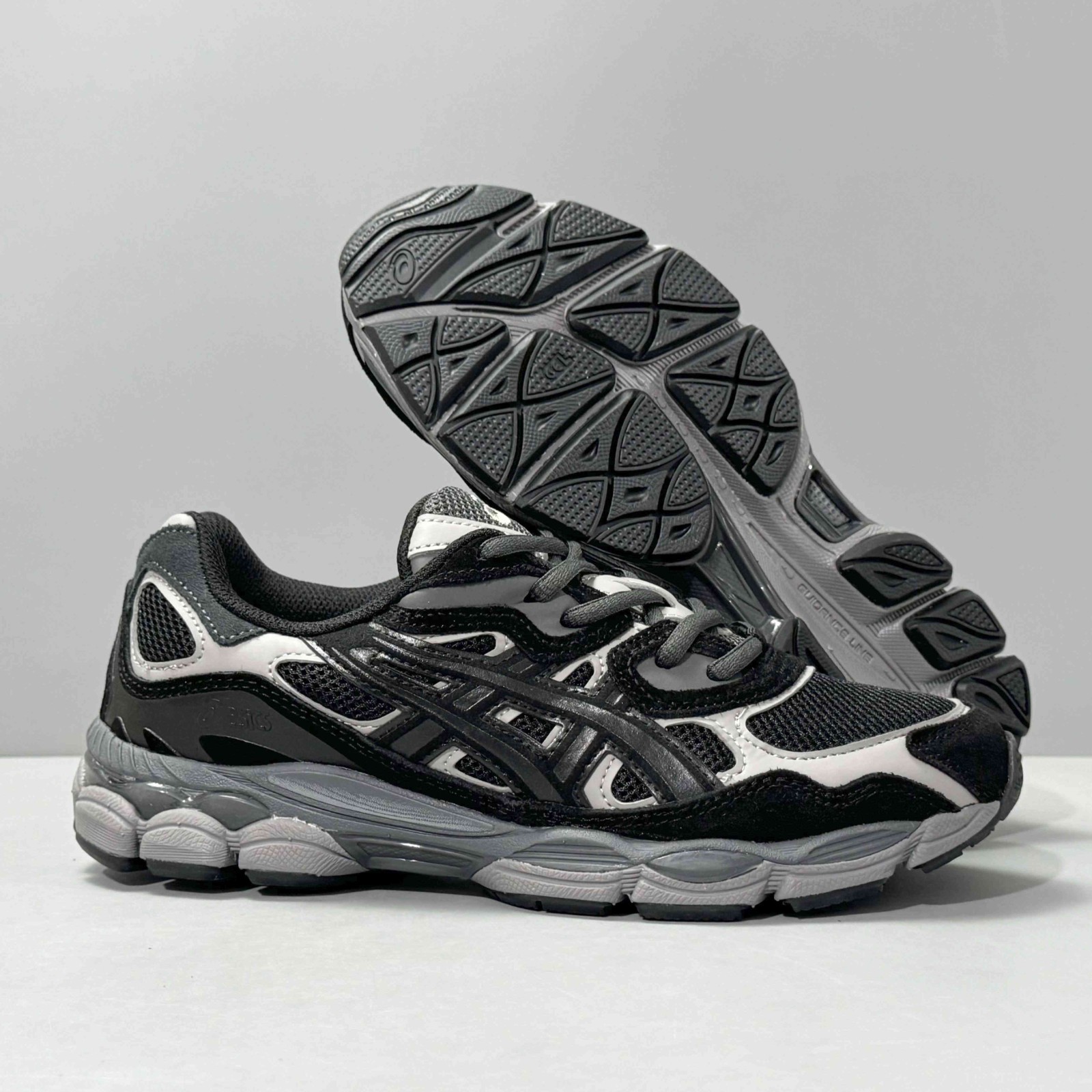 NEW ASICS Gel-NYC Graphite Grey Black Men’s Size Shoes（1201A789-020）