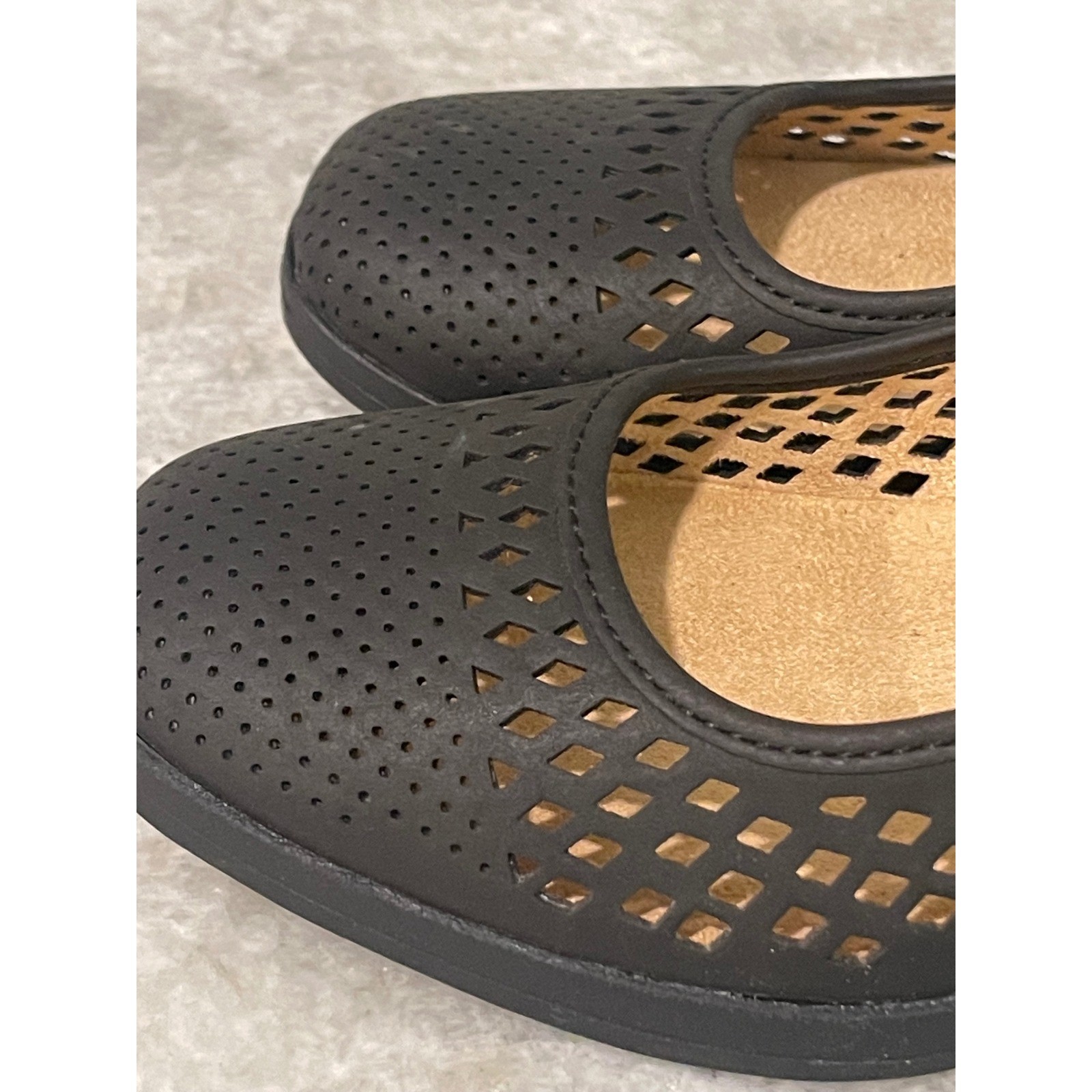 Naturalizer Wedge Pumps Womens 5.5M Black Brina Laser Cut Perforated Slip On