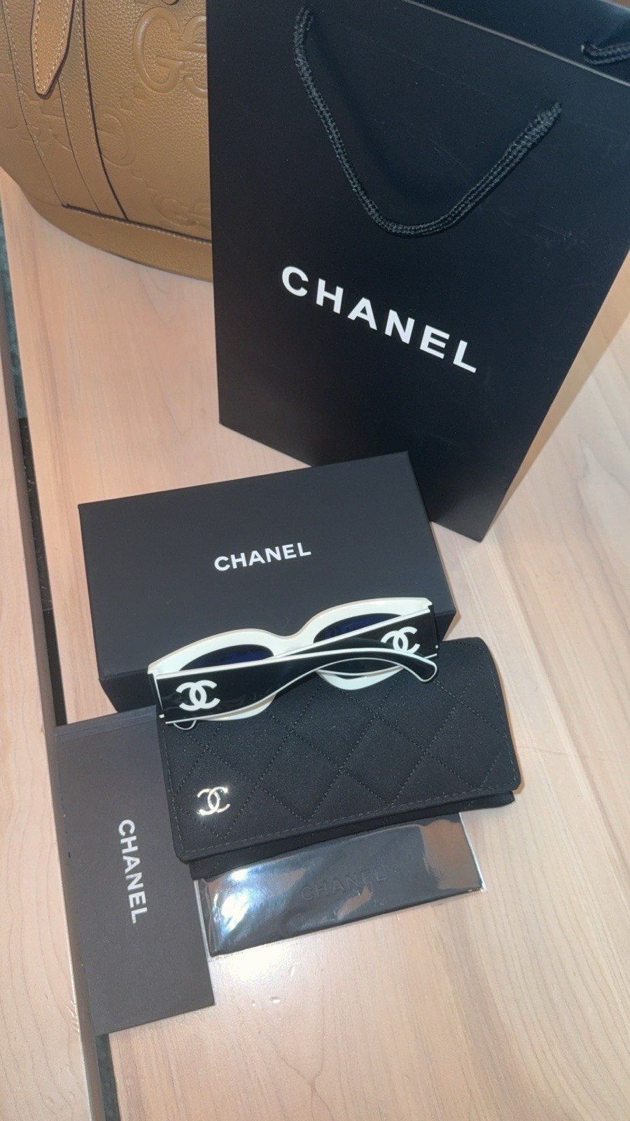 CHANEL Sunglasses Black &White Cat Eye CC Logo Authentic CH 6056 1656/53