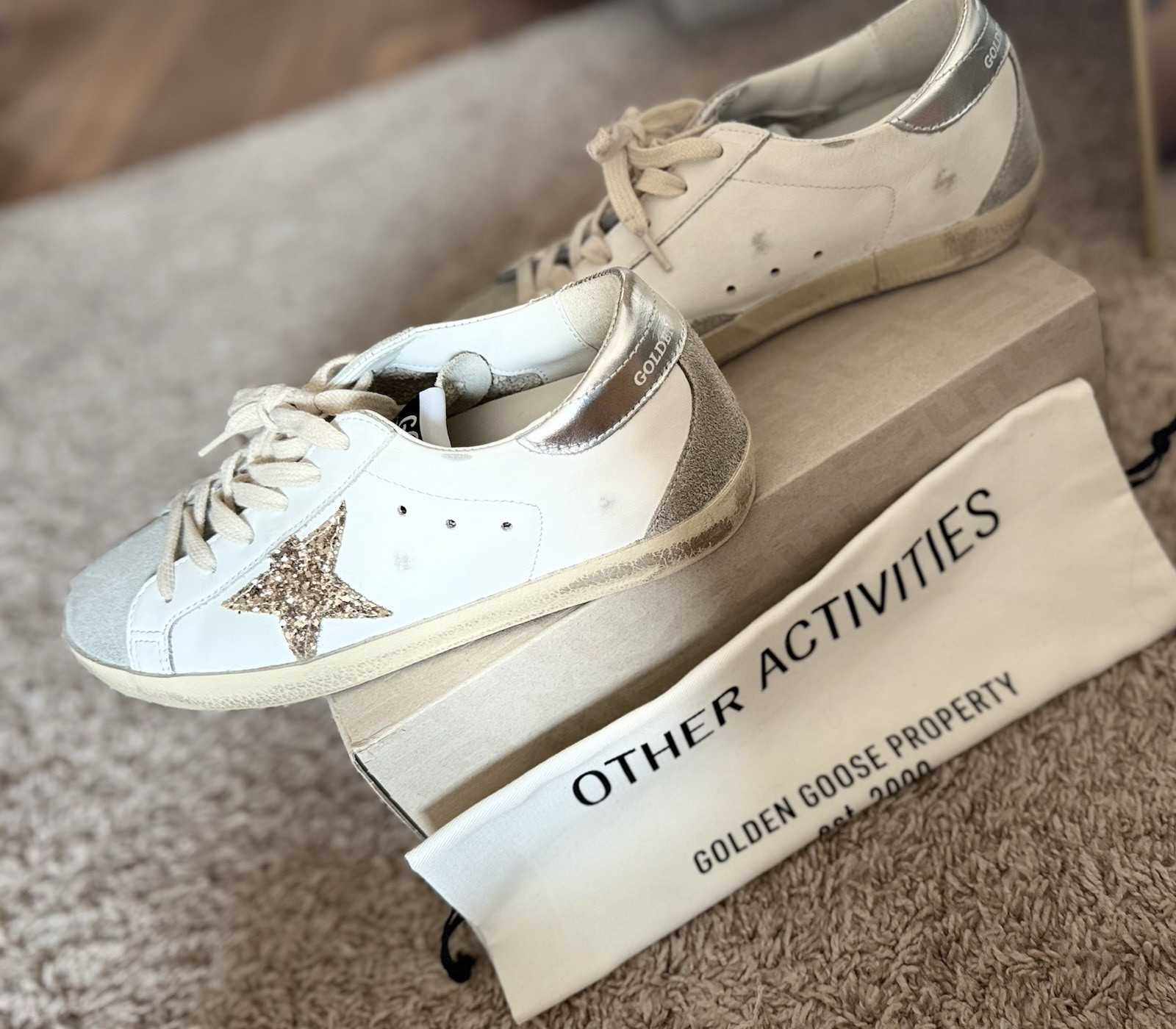 Golden Goose Superstar White Leather Low Top Lace-Up Sneakers Glitter Star
