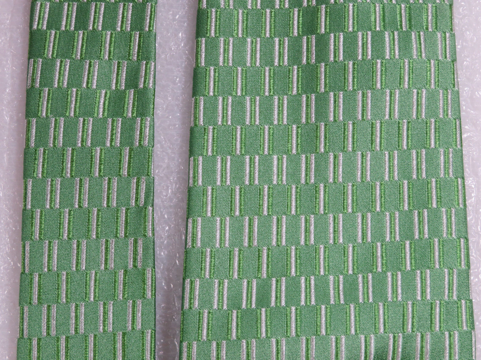 Rare beauty NWT!Mens FACONNABLE Tie 3 3/4″ wide X 58″ green lime
