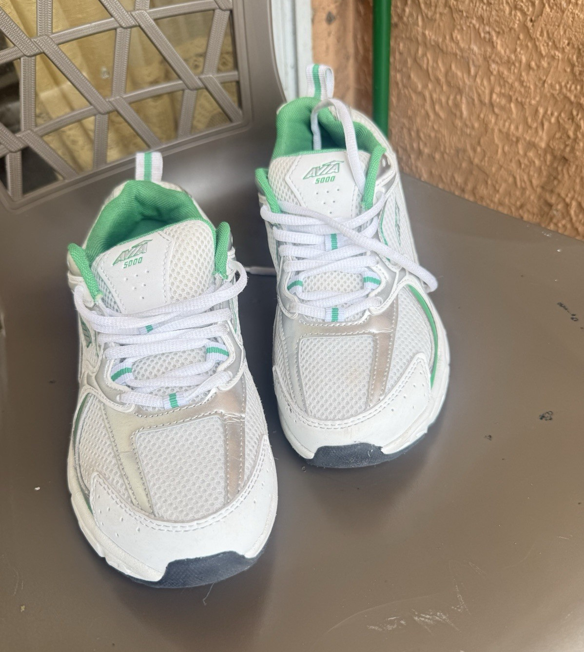 Avia 5000 Men’s Low Top Lace-Up Mesh Colorblock Sneakers White/Green/Silver