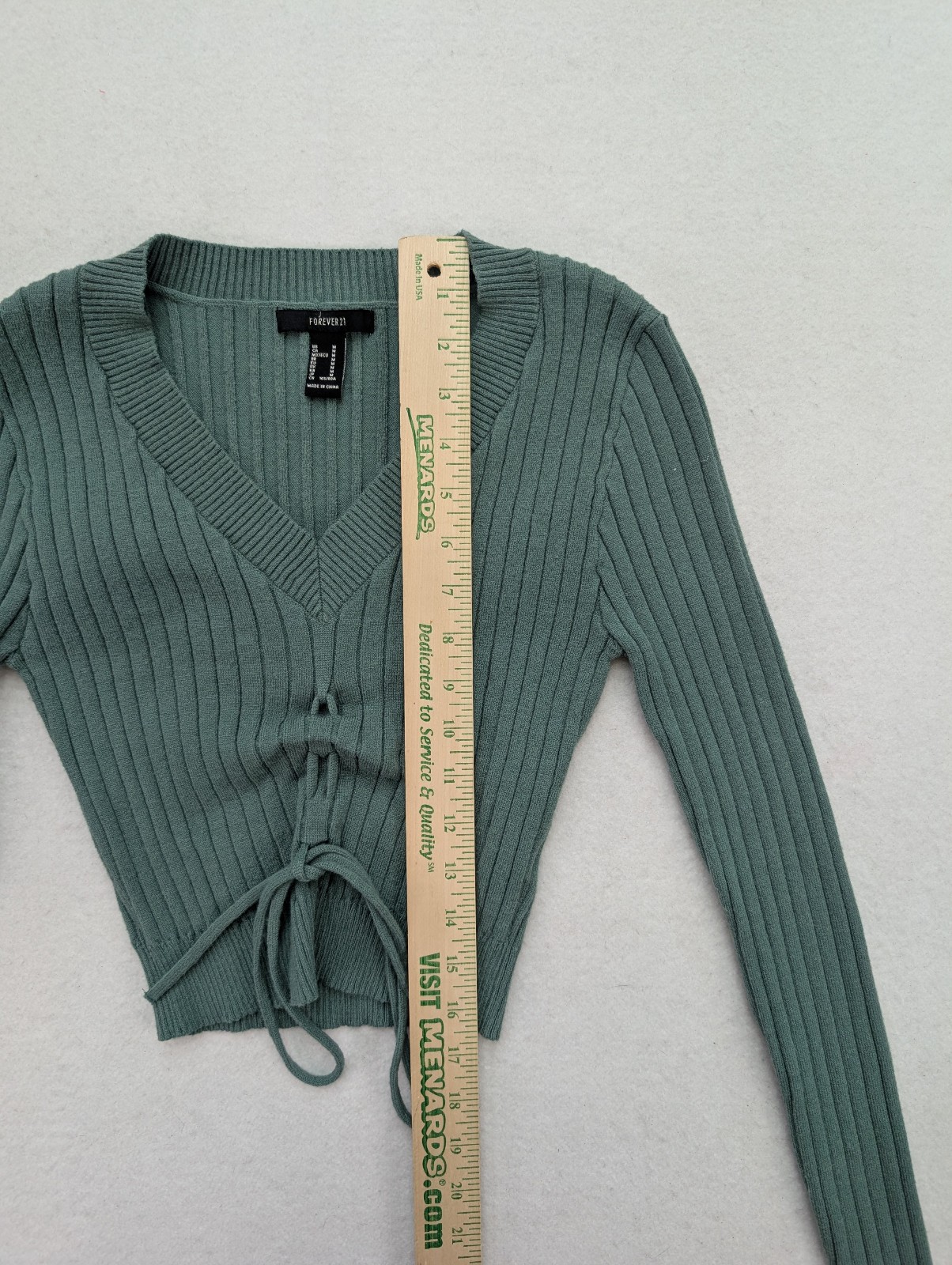 Forever 21 Women’s Sweater Size M Green Cropped Ribbed Pullover