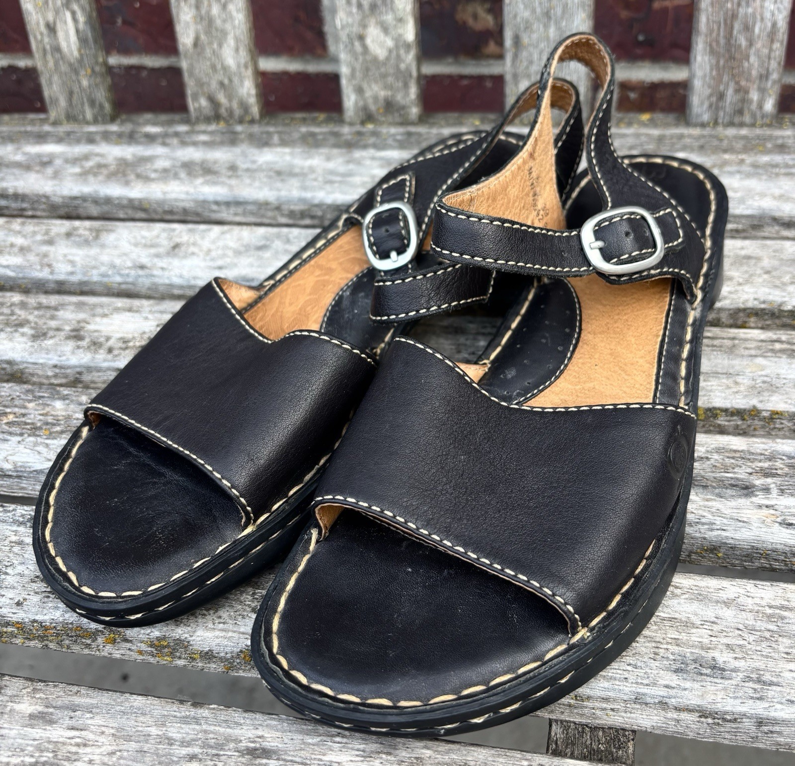 BORN Black Leather Ankle Strap Sandals Comfort Shoes 8 39 M/W