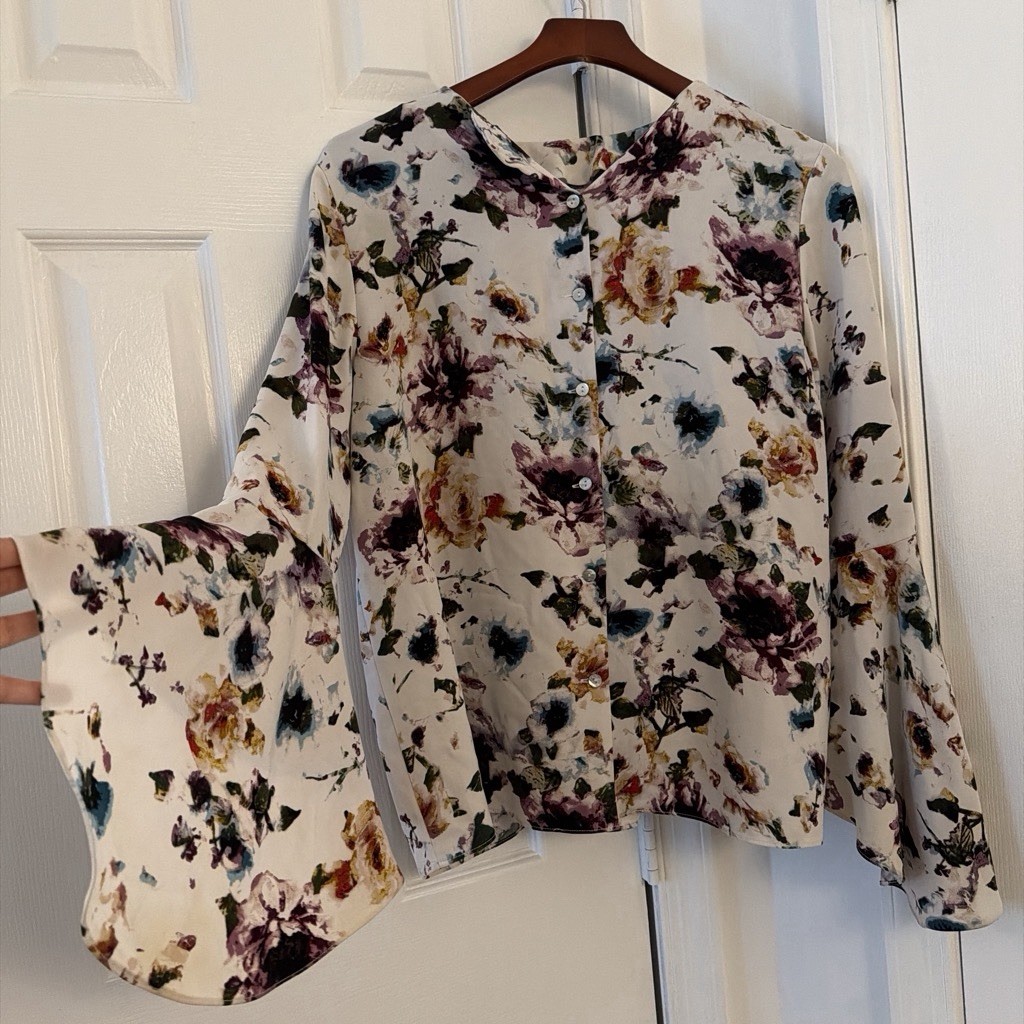 Women’s White/Multicolor Floral Button-Up Long Sleeve Bell Sleeve Blouse M