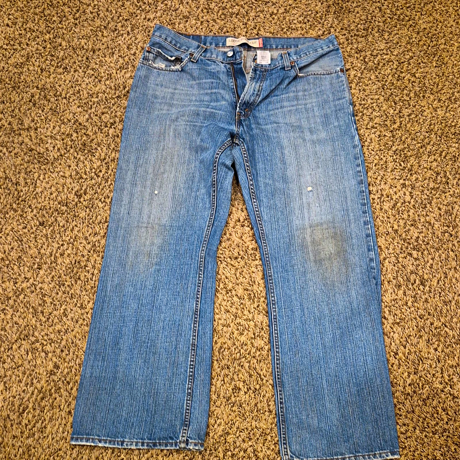Levi’s Men’s 567 Loose Bootcut Blue Medium 34×32 Low Ris Small Hole Stain11