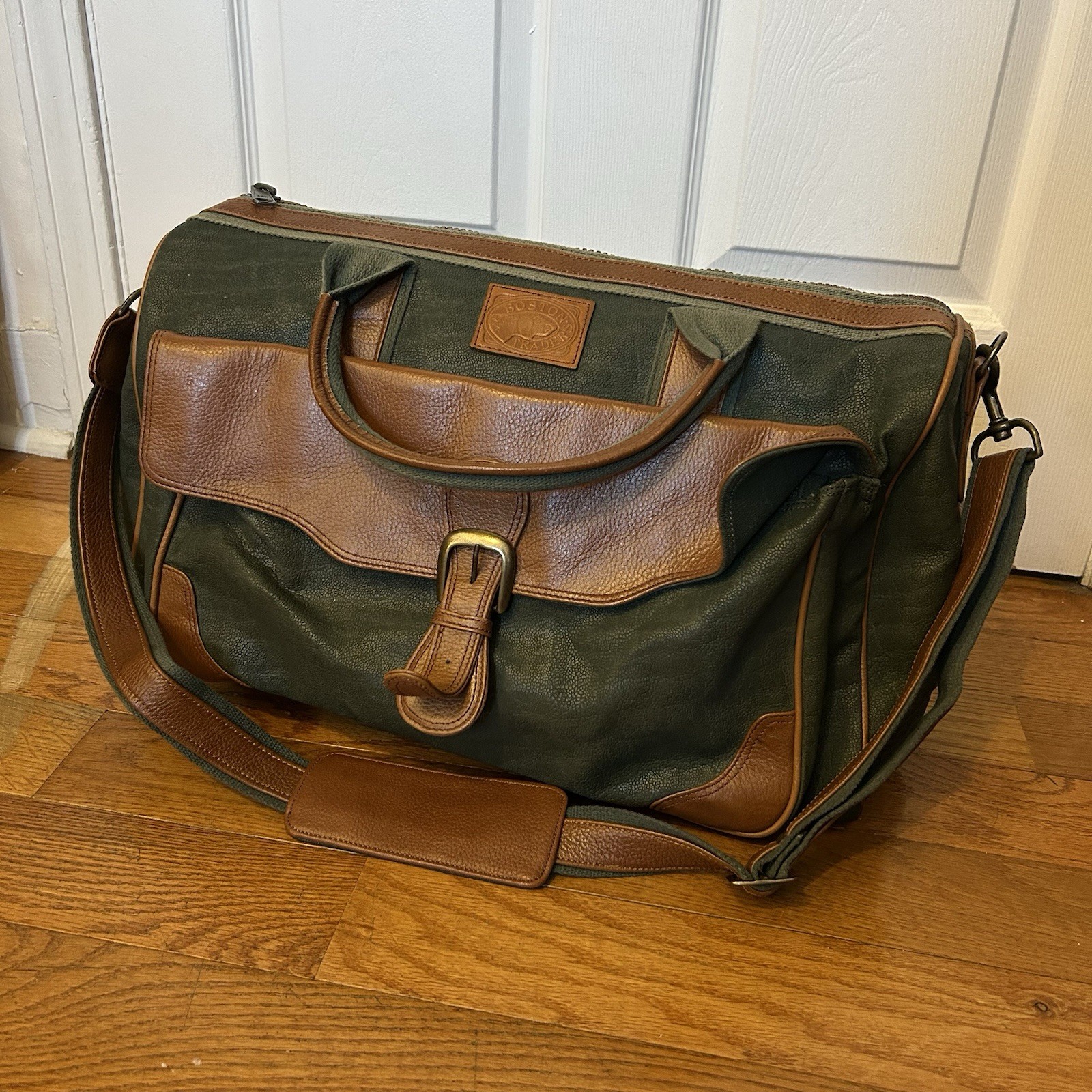 Vintage Boston Traders 100% Leather Pebbled Duffel Shoulder Crossbody Bag