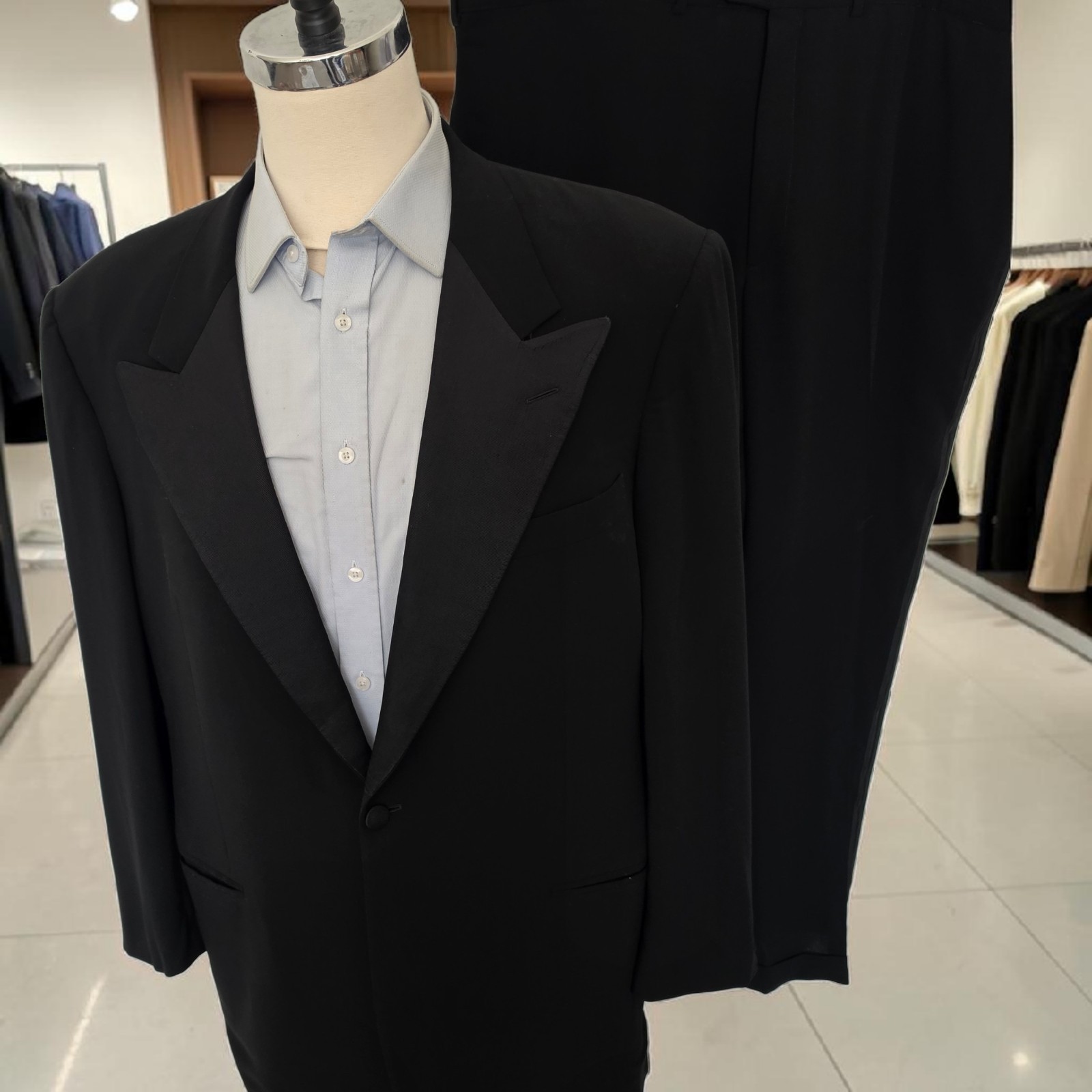 Vintage Giorgio Armani Tuxedo 46r 56it 45×32 A Milano Borgo 21 Peak Lapel