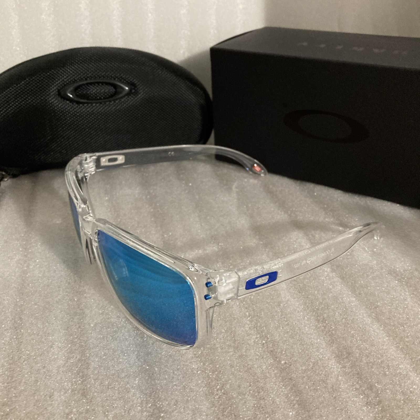 Oakley Holbrook XL Polarized Blue Lenses Square Sunglasses New With Case